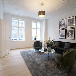 absolute-deluxe-apartment-on-kongens-nytorv.copenhagenhotelselect.com/